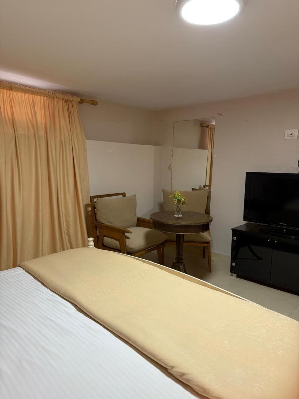 Hotelvila 22 ティラナ エクステリア 写真